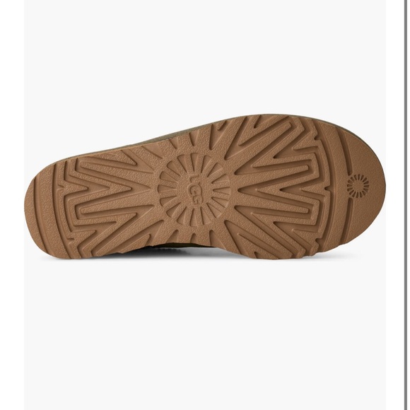 NIB Ugg Booties Moss Green - Picture 4 of 11